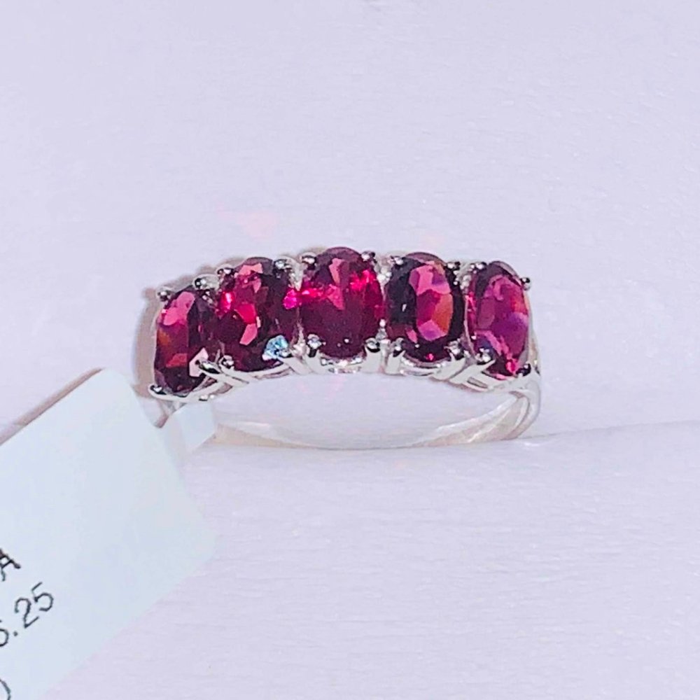 10K White Gold 5 Garnet Ring  - Size 6.5
